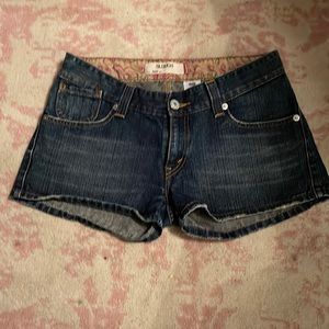 Levi’s  504 SLOUCH jean shorts